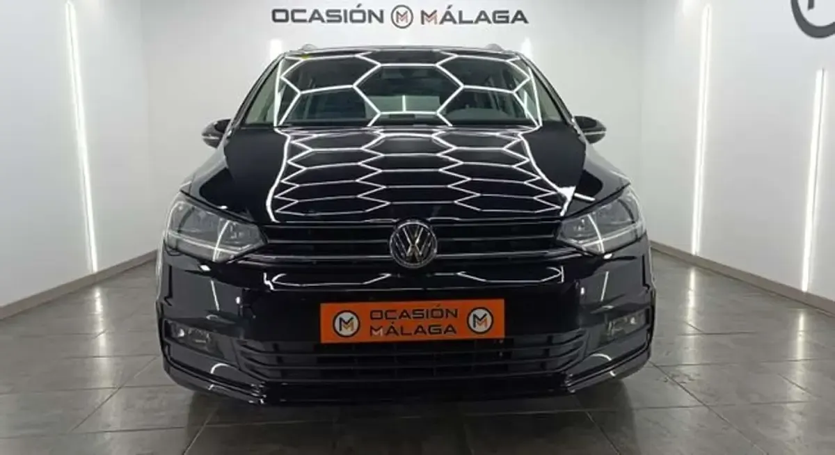 Usado VW Touran Advance 116 CV (85 kW) 2018 Negro Monovolumen