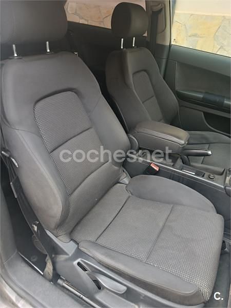 Usado Audi A3 Ambition 140 CV (102 kW) 2003 Gris / plata Berlina