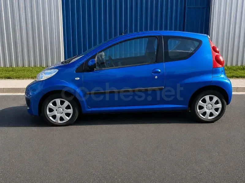 Usado Peugeot 107 68 CV (50 kW) 2009 Azul Utilitario