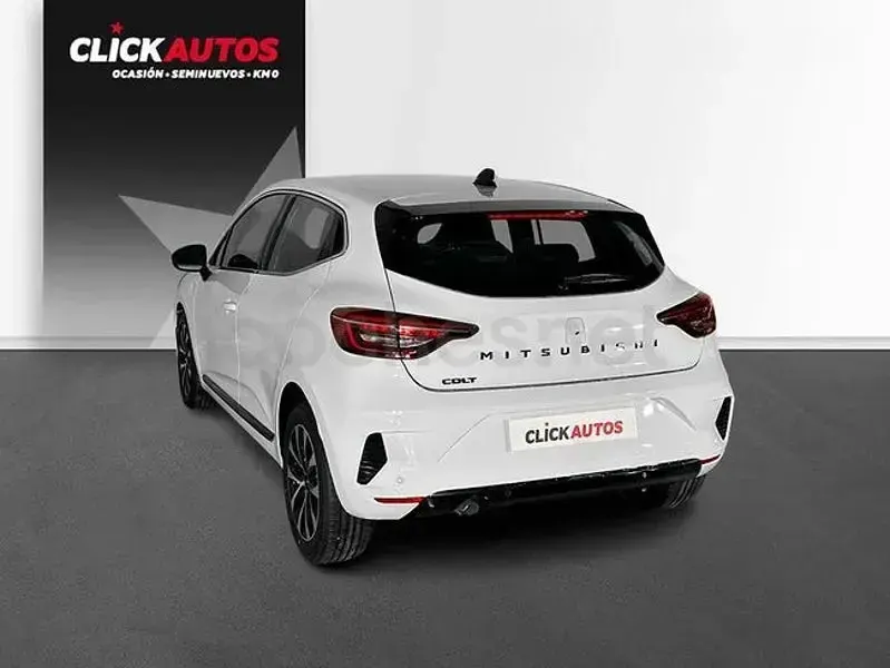 Usado Mitsubishi Colt 90 CV (66 kW) 2024 Blanco Utilitario
