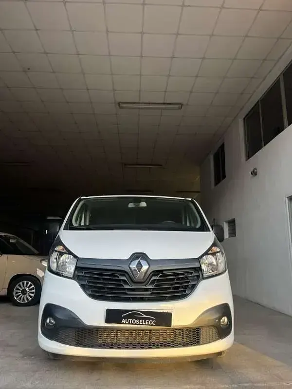 Usado Renault Trafic 120 CV (88 kW) 2019 Blanco Monovolumen