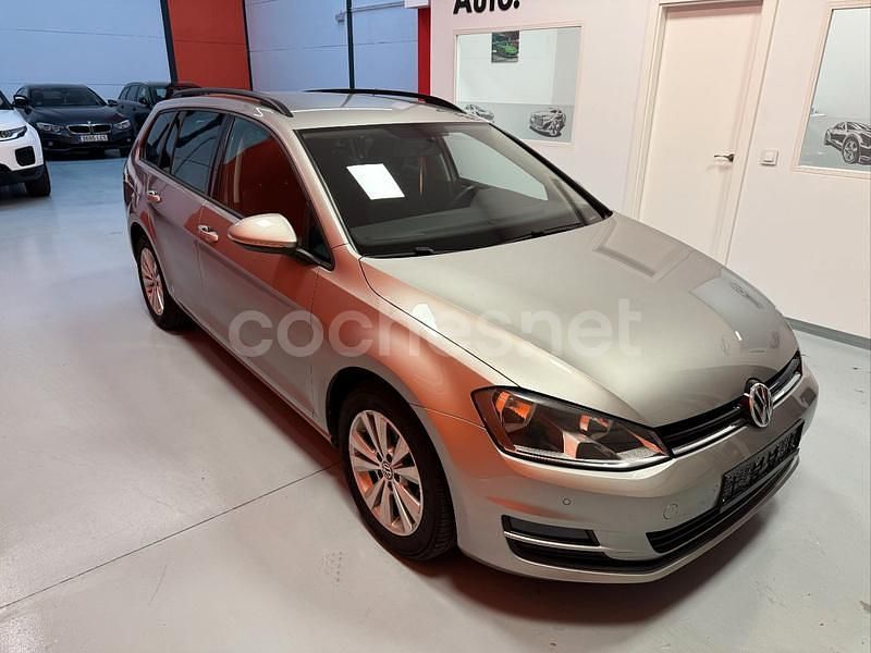Usado VW Golf VII Advance 110 CV (80 kW) 2016 Gris / plata Familiar
