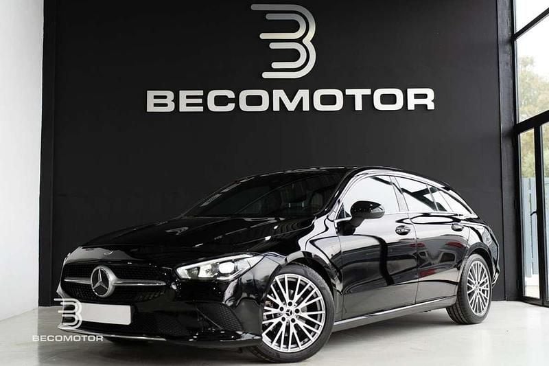 Usado Mercedes CLA200 Shooting Brake 150 CV (110 kW) 2021 Negro Familiar