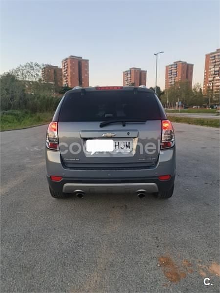 Usado Chevrolet Captiva LTZ 184 CV (135 kW) 2012 Gris / plata SUV