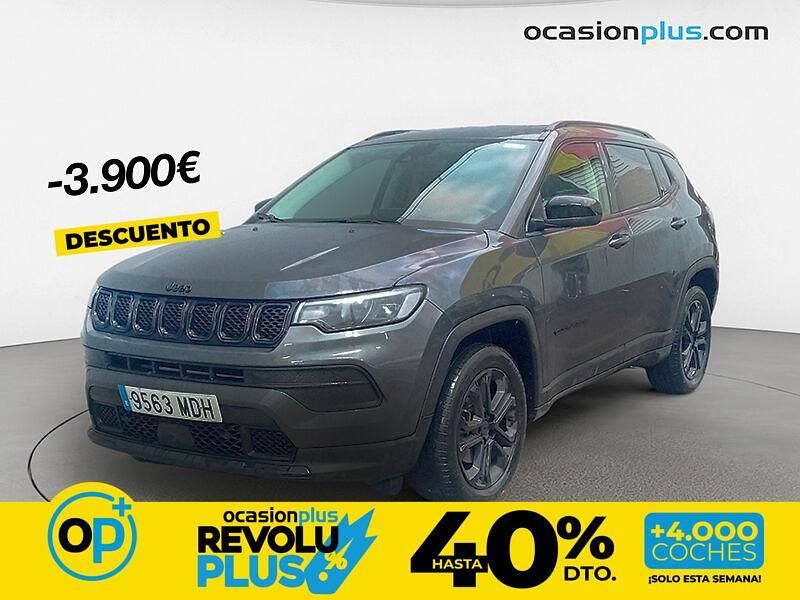 Usado Jeep Compass Night Eagle 130 CV (95 kW) 2023 Gris SUV