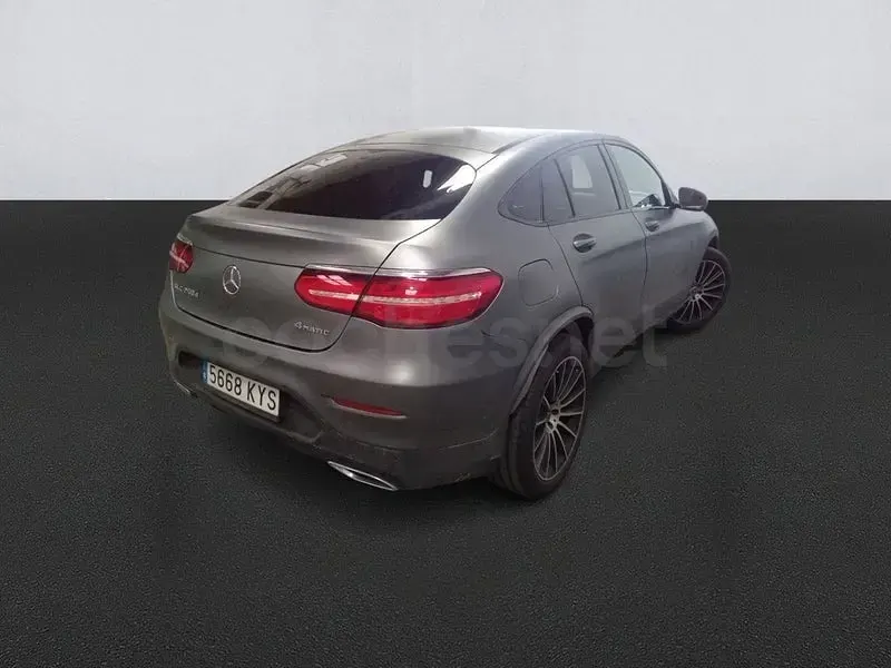 Usado Mercedes GLC250 204 CV (150 kW) 2019 Gris / plata Coupe