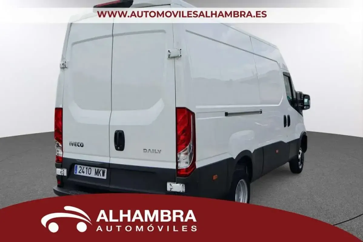 Usado Iveco Daily 136 CV (100 kW) 2024 Van