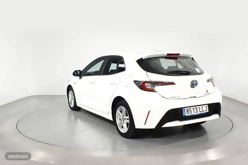 Usado Toyota Corolla Active 122 CV (89 kW) 2020 Blanco Berlina