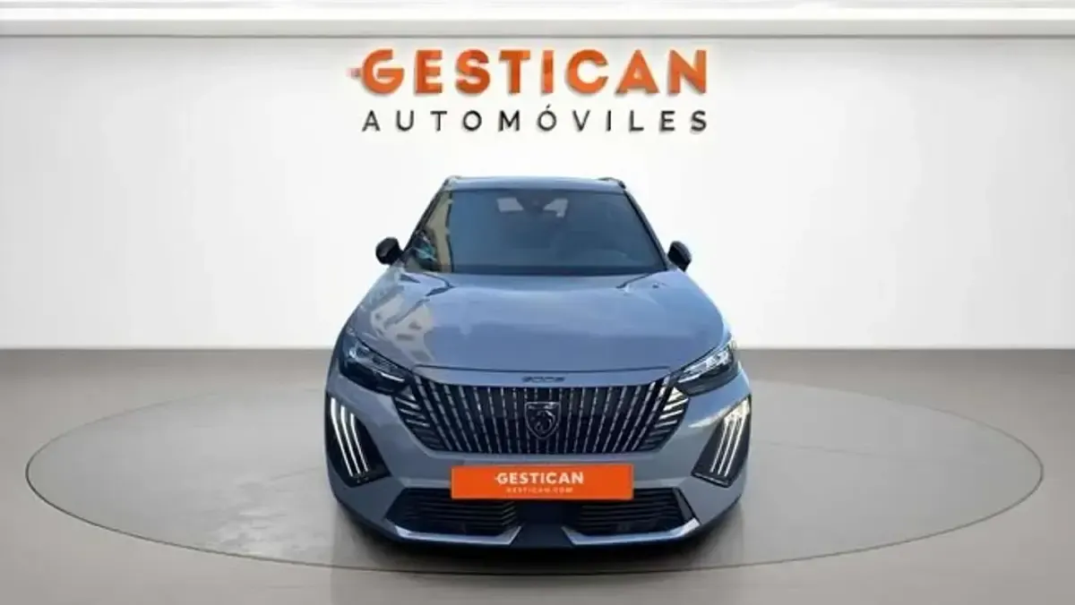 Usado Peugeot 2008 GT 136 CV (100 kW) 2024 Gris SUV