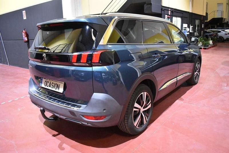 Usado Peugeot 5008 Allure 120 CV (88 kW) 2017 Verde Monovolumen