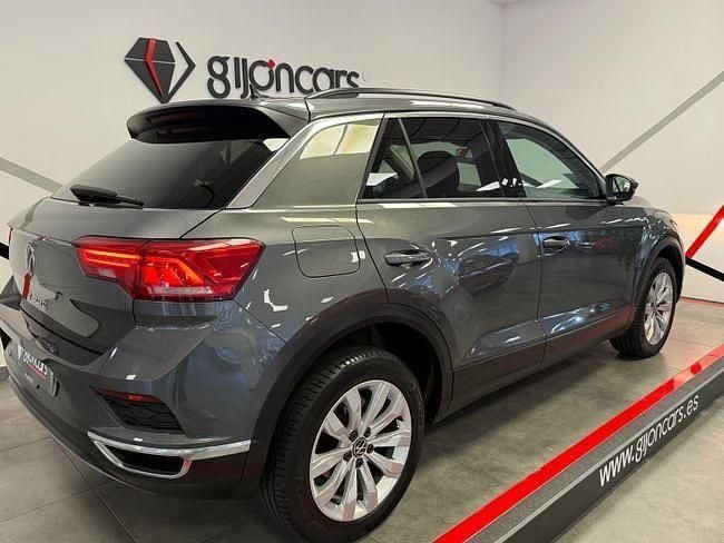 Usado VW T-Roc Advance 150 CV (110 kW) 2021 Gris / plata SUV