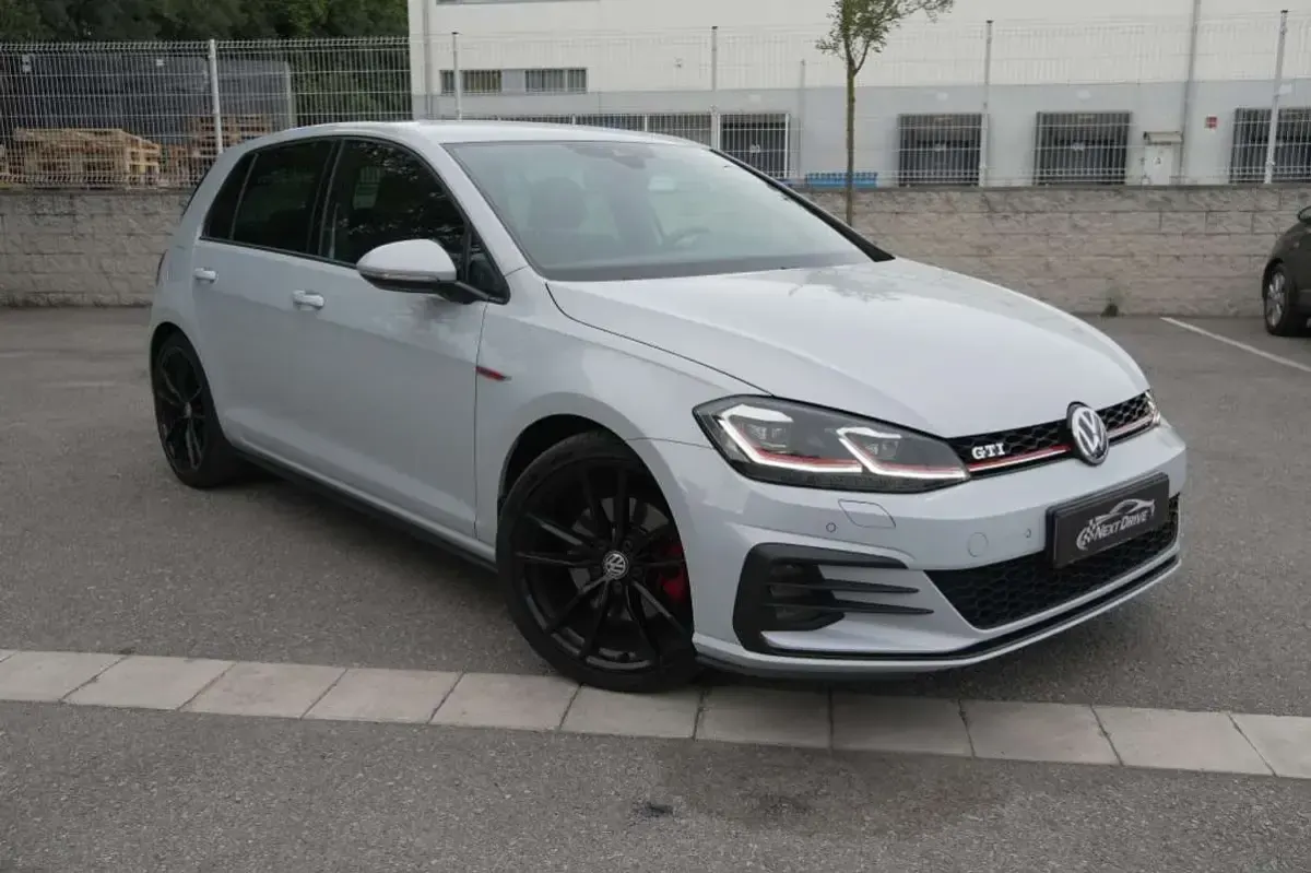 Usado VW Golf VII GTI 230 CV (169 kW) 2018 Blanco Utilitario