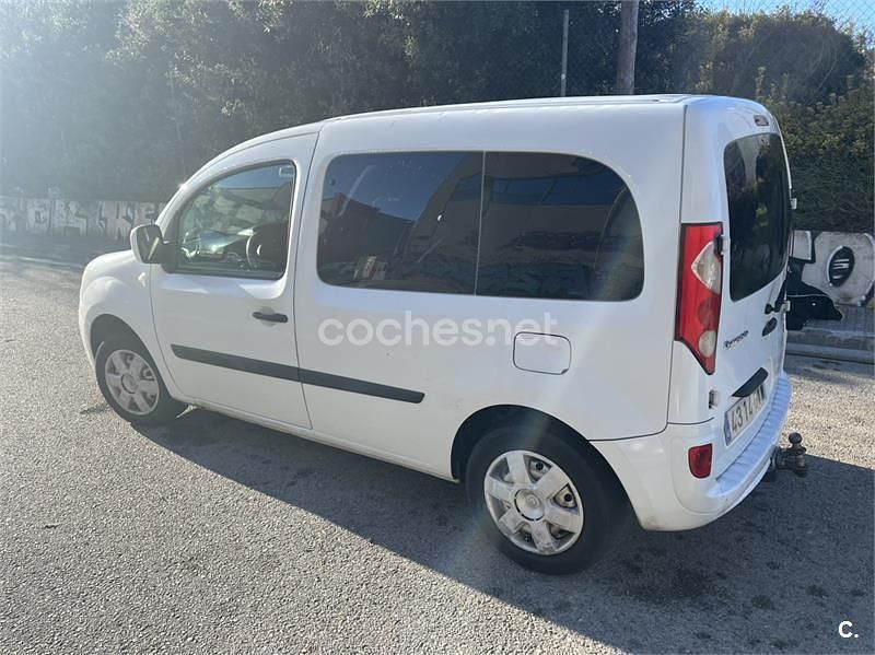 Usado Renault Kangoo 85 CV (62 kW) 2010 Blanco Familiar