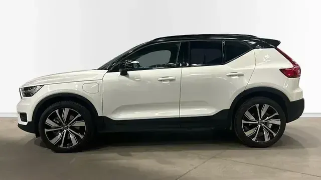 Usado Volvo XC40 Plus 211 CV (155 kW) 2022 Blanco SUV