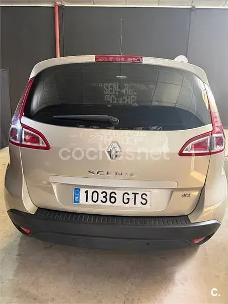 Usado Renault Scenic E-Tech Dynamique 105 CV (77 kW) 2010 Beige Monovolumen