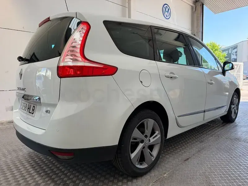 Usado Renault Grand Scénic III Dynamique 110 CV (80 kW) 2012 Blanco Monovolumen