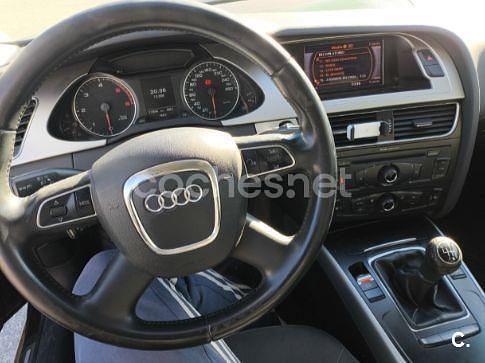 Usado Audi A4 136 CV (100 kW) 2010 Negro Berlina