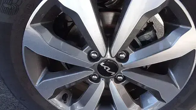 Usado Kia Stonic 100 CV (73 kW) 2021 Gris SUV