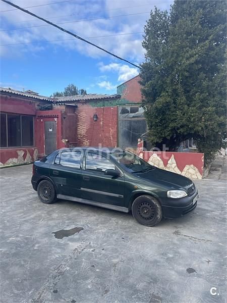 Usado Opel Astra Comfort 100 CV (73 kW) 2000 Verde Berlina