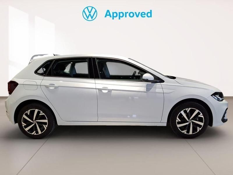 Usado VW Polo Life 95 CV (69 kW) 2023 Blanco puro Berlina