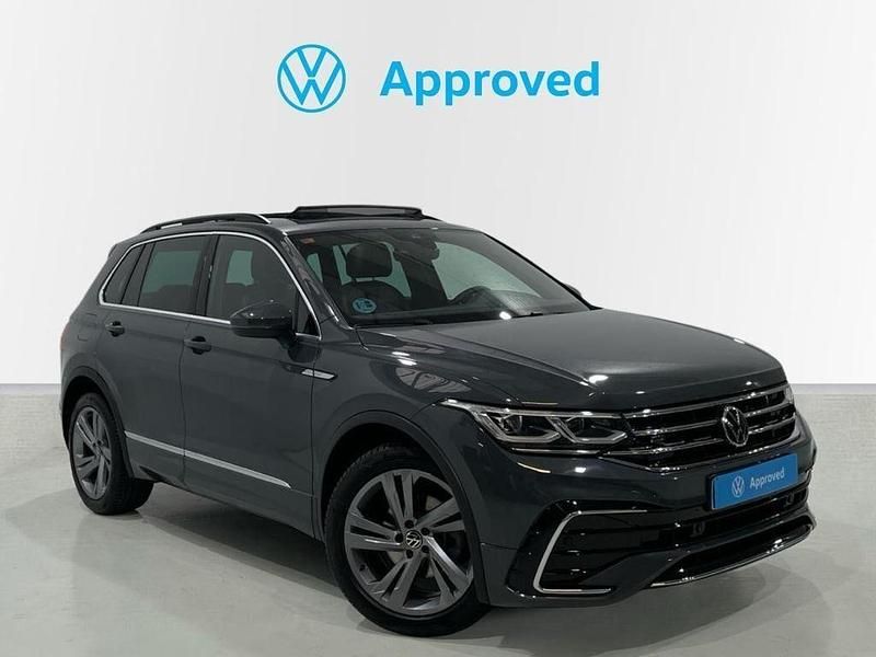 Usado VW Tiguan R-line 150 CV (110 kW) 2021 Gris SUV