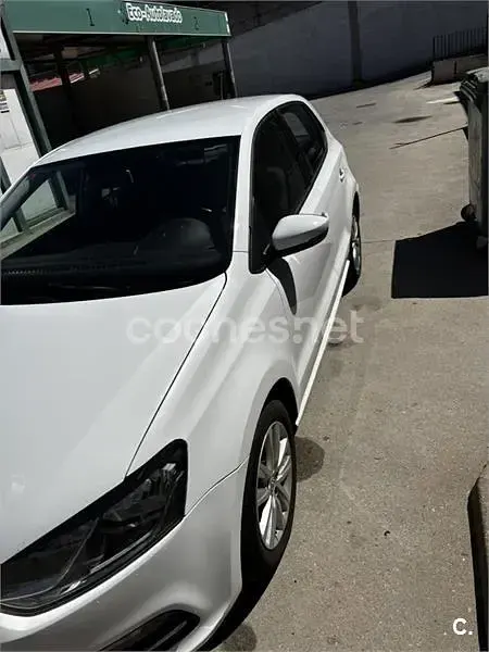 Usado VW Polo 90 CV (66 kW) 2017 Blanco Berlina