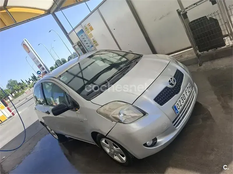 Usado Toyota Yaris 90 CV (66 kW) 2008 Blanco Utilitario