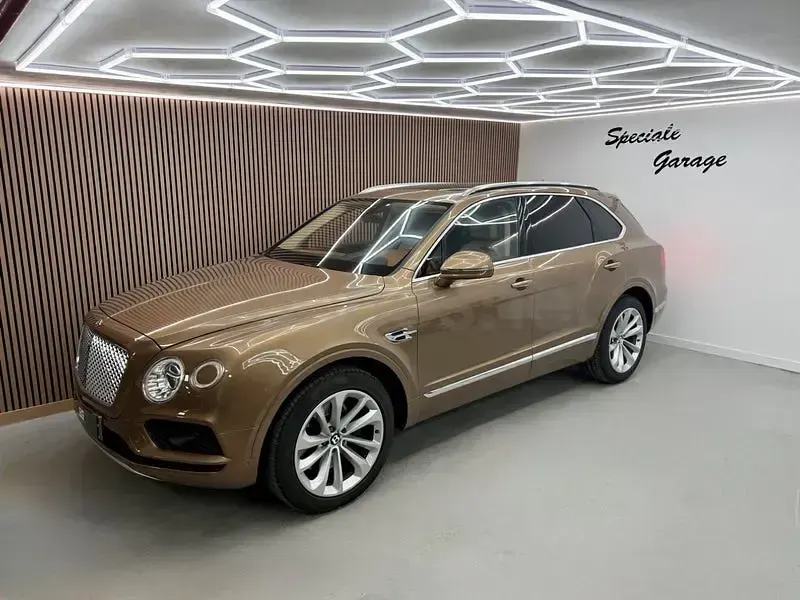 Usado Bentley Bentayga 608 CV (447 kW) 2017 Beige SUV