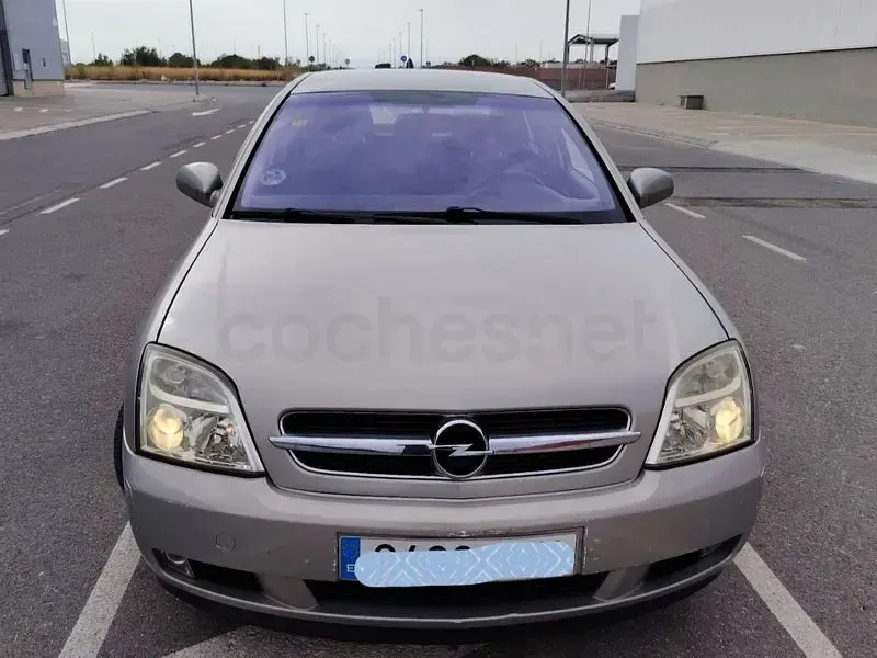 Usado Opel Vectra Cosmo 120 CV (88 kW) 2006 Beige Berlina