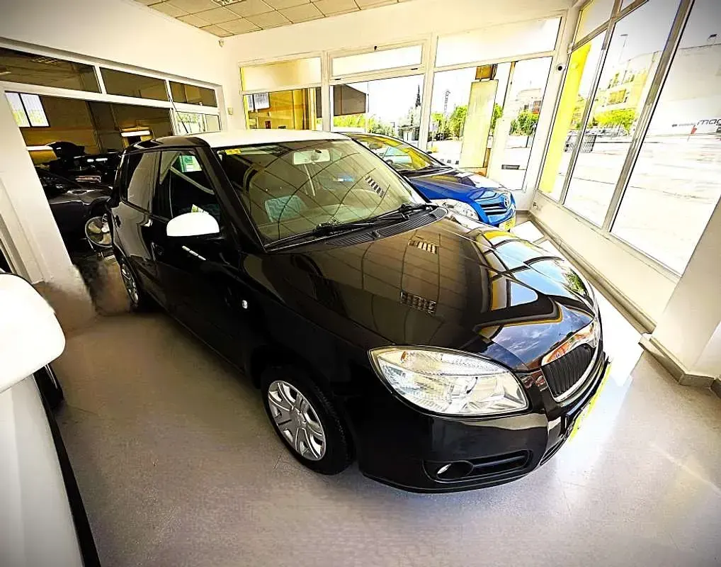 Usado Skoda Fabia Comfort 75 CV (55 kW) 2007 Negro Utilitario