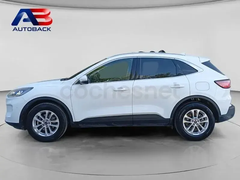 Usado Ford Kuga Titanium 150 CV (110 kW) 2021 Blanco SUV