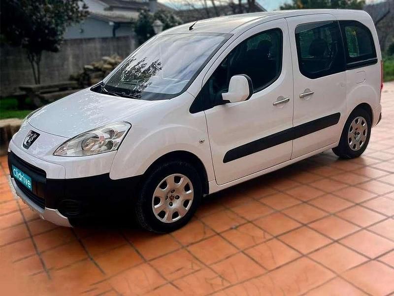 Usado Peugeot TePee Outdoor 92 CV (67 kW) 2008 Blanco Van