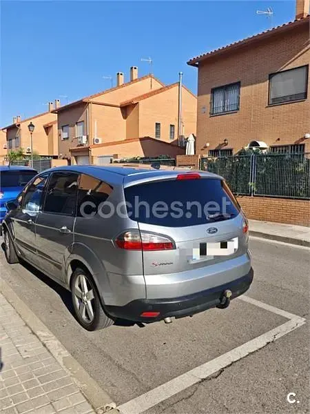 Usado Ford S-MAX Trend 125 CV (91 kW) 2008 Gris / plata Monovolumen