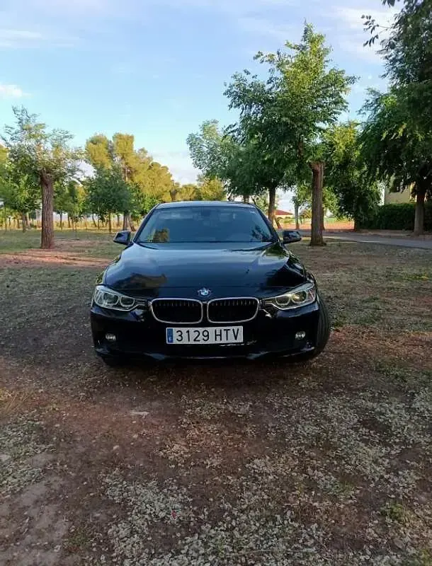 Begagnad BMW 316 Sport Line 116 HK (85 kW) 2013 Svart Sedan