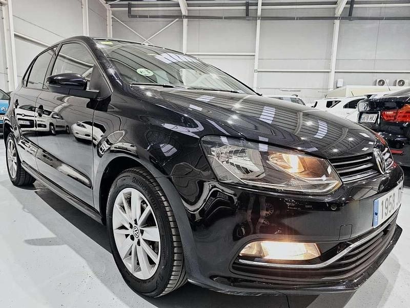 Usado VW Polo Sportline 90 CV (66 kW) 2015 Negro Utilitario