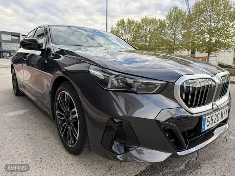 Negro Usado 2024 BMW 520 M Sport Berlina | 41.900 € (Super precio) - Imagen 1/4