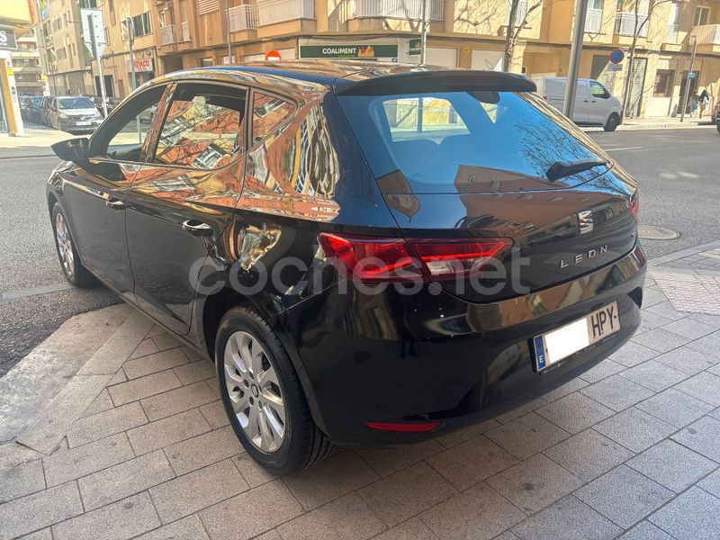 Usado Seat Leon Reference 105 CV (77 kW) 2013 Negro Berlina