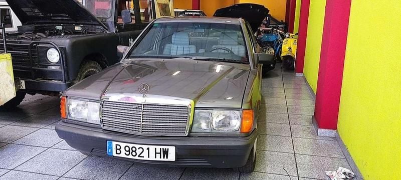 Gris Usado 1987 Mercedes 190 Berlina | 8600 € - Imagen 1/4