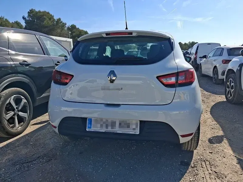 Usado Renault Clio IV Business 75 CV (55 kW) 2018 Blanco Berlina