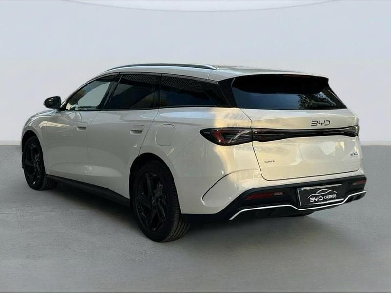 Usado BYD Seal Comfort 212 CV (155 kW) 2025 Beige Familiar