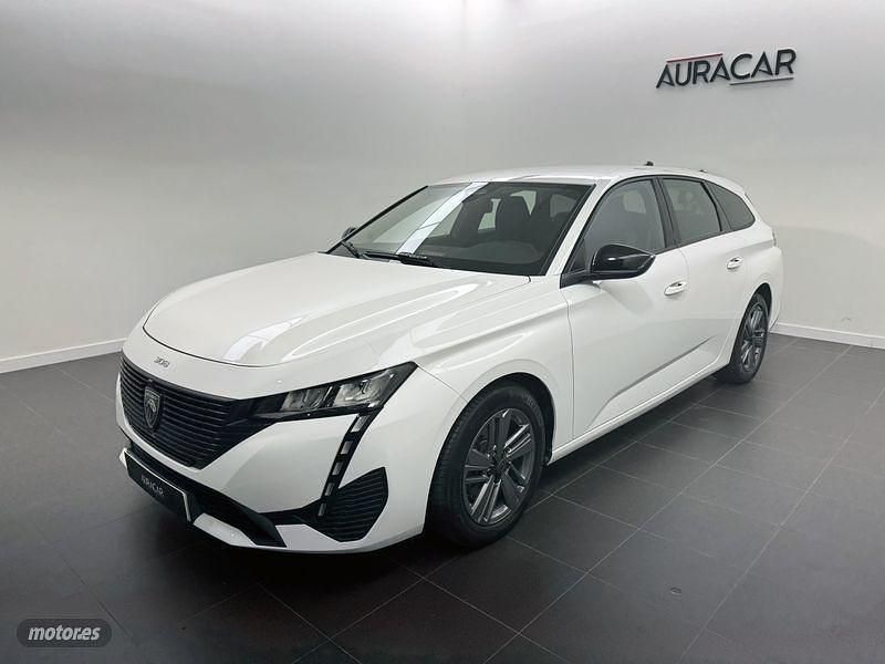 Usado Peugeot 308 SW Active 130 CV (95 kW) 2022 Blanco Familiar