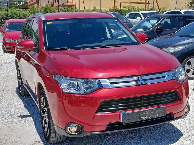 Usado Mitsubishi Outlander Motion 150 CV (110 kW) 2015 Rojo SUV