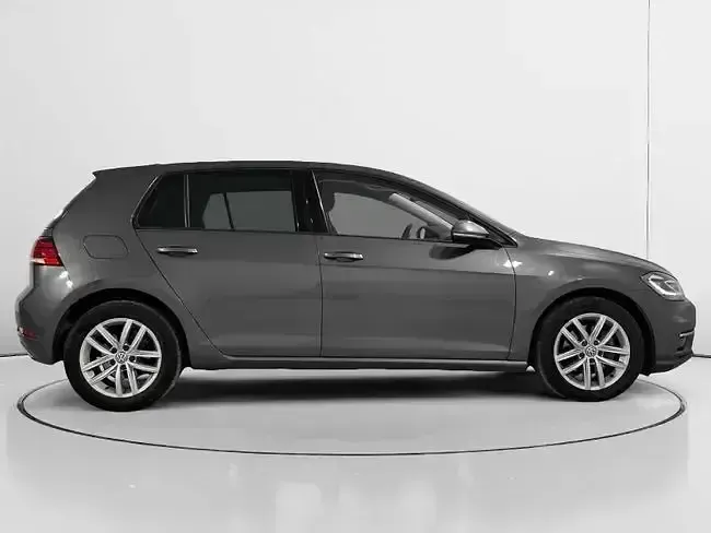 Usado VW Golf VII Advance 115 CV (84 kW) 2019 Gris Utilitario