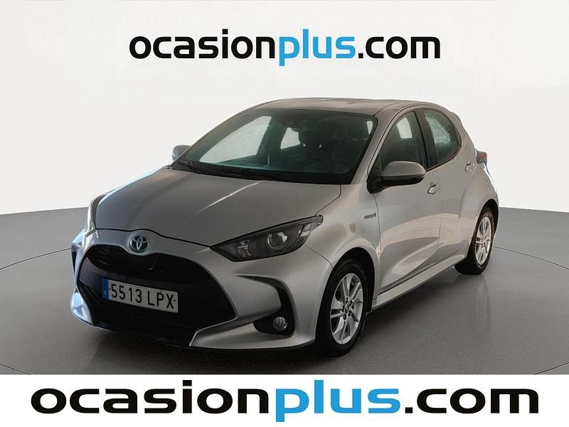 Usado Toyota Yaris Hybrid Business Edition 116 CV (85 kW) 2021 Gris plata Utilitario