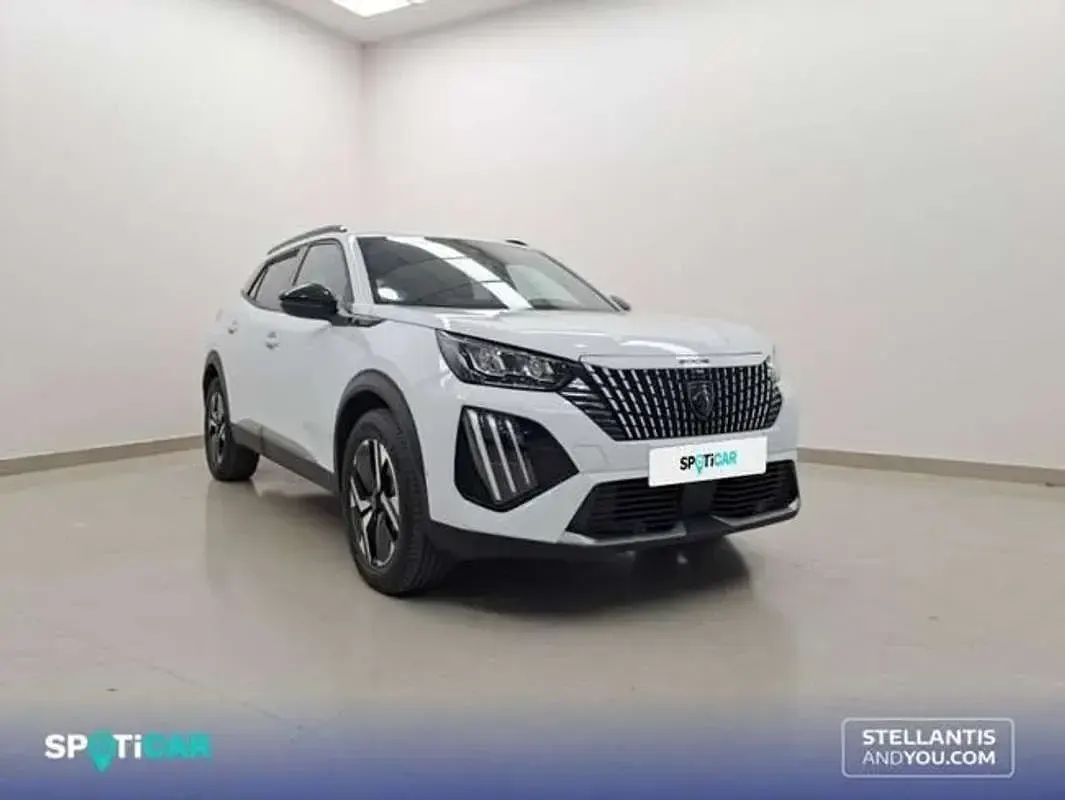 Usado Peugeot e-2008 Allure 100 kW (136 CV) 2024 Blanco SUV