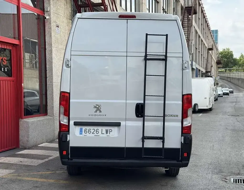 Usado Peugeot Boxer S 140 CV (102 kW) 2022 Blanco Van