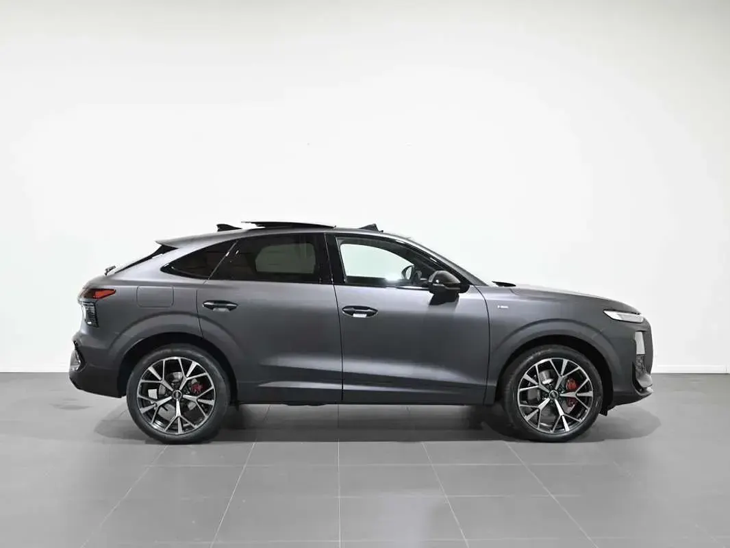 Usado Audi Q3 Sportback S-Line 272 CV (200 kW) 2026 Gris SUV