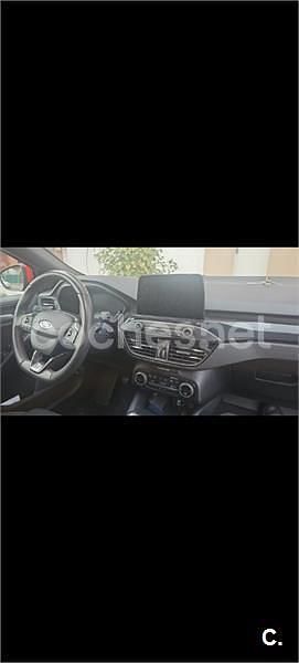 Rojo Usado 2021 Ford Focus ST-Line Berlina | 15.500 € (Super precio) - Imagen 1/4