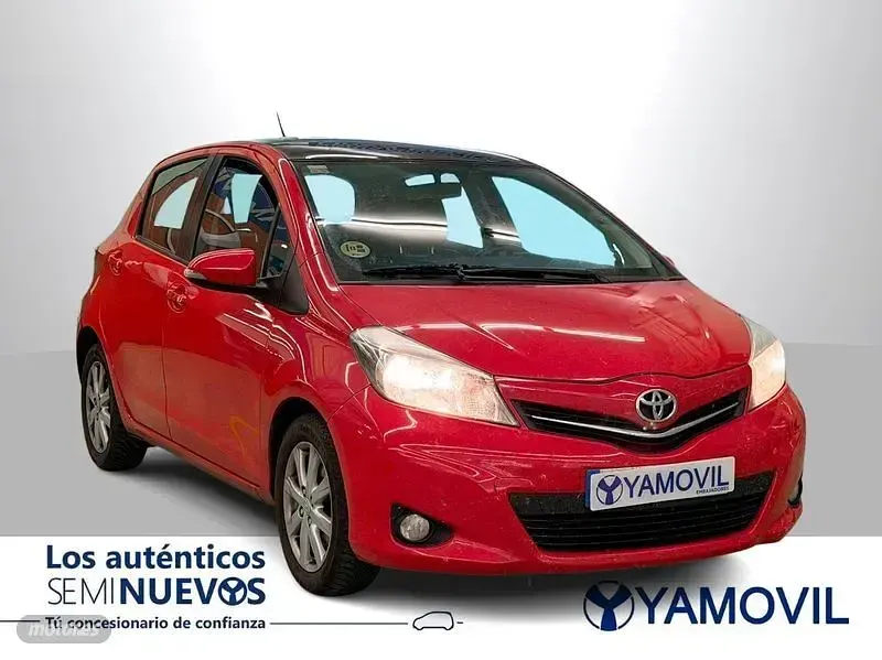 Usado Toyota Yaris Active 90 CV (66 kW) 2012 Rojo Utilitario