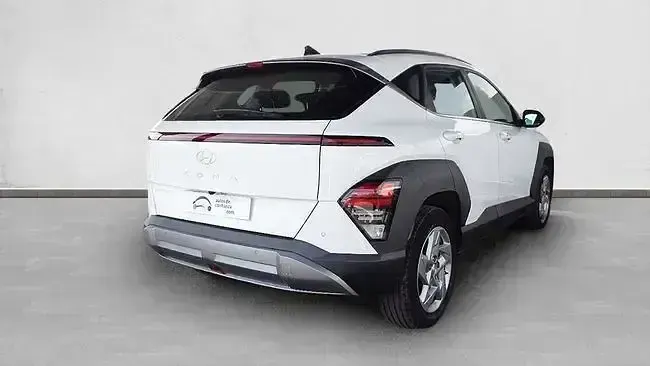 Usado Hyundai Kona 120 CV (88 kW) 2024 Blanco SUV